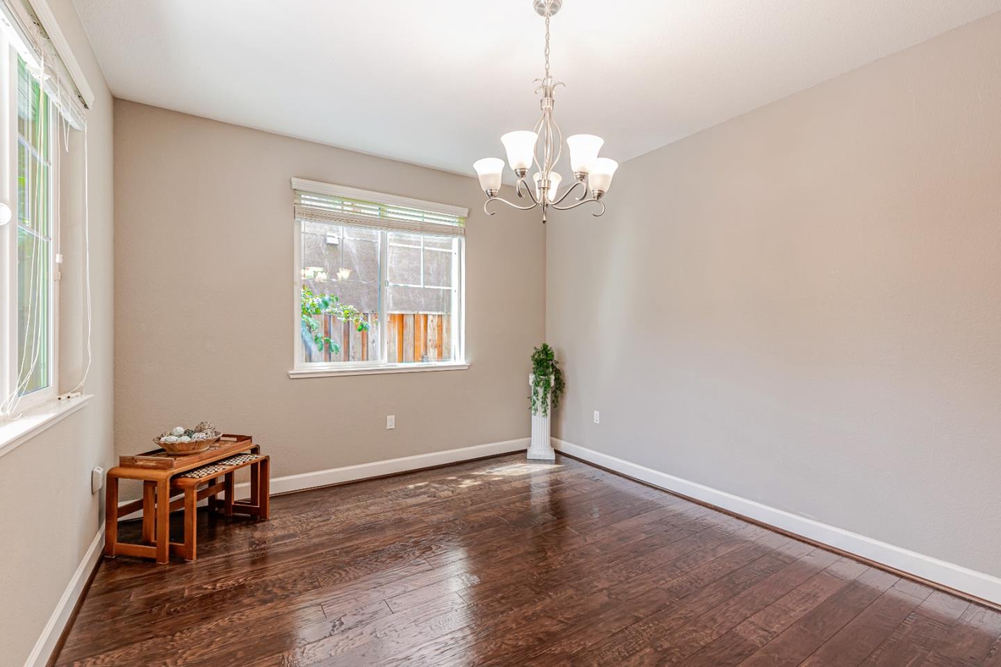 Detail Gallery Image 7 of 38 For 241 Wright Ave, Morgan Hill,  CA 95037 - 4 Beds | 2/1 Baths