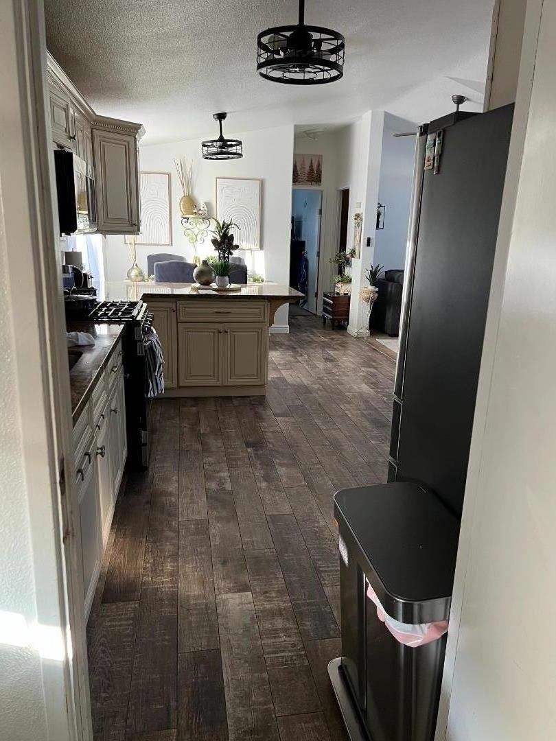 Detail Gallery Image 5 of 14 For 1624 S Highway #65,  Manteca,  CA 95336 - 3 Beds | 2 Baths