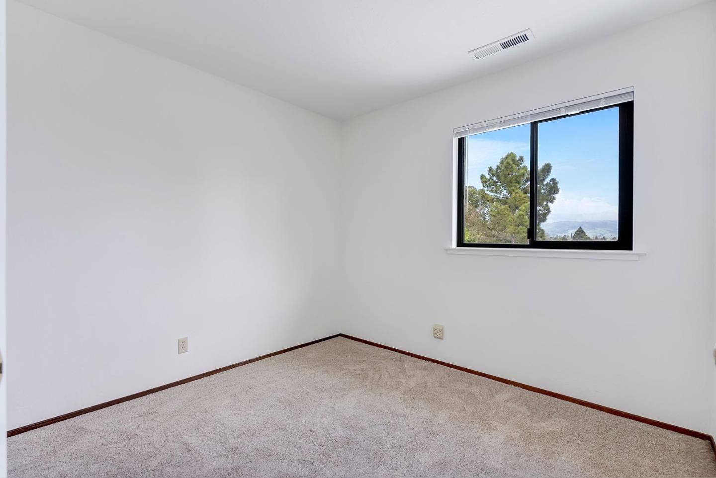 Detail Gallery Image 15 of 24 For 212-C Green Meadow Dr #C,  Watsonville,  CA 95076 - 3 Beds | 2/1 Baths