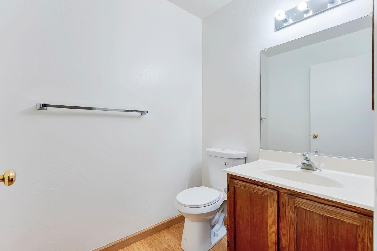 Detail Gallery Image 17 of 24 For 212-C Green Meadow Dr #C,  Watsonville,  CA 95076 - 3 Beds | 2/1 Baths