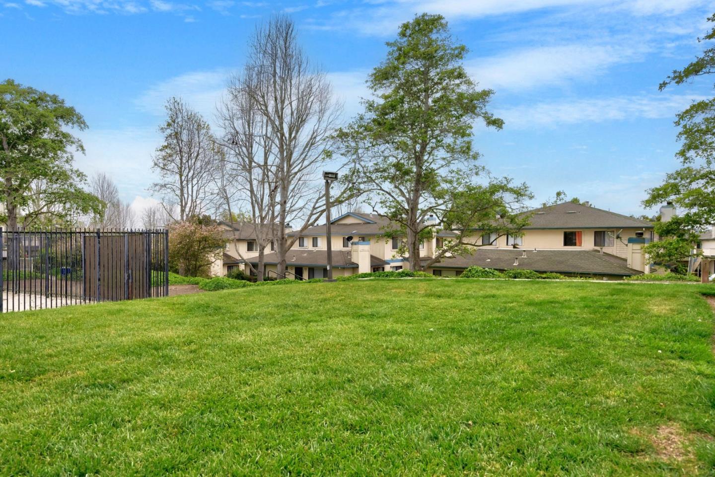 Detail Gallery Image 22 of 24 For 212-C Green Meadow Dr #C,  Watsonville,  CA 95076 - 3 Beds | 2/1 Baths