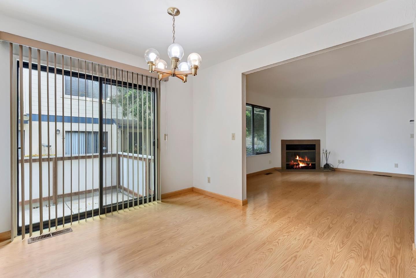 Detail Gallery Image 6 of 24 For 212-C Green Meadow Dr #C,  Watsonville,  CA 95076 - 3 Beds | 2/1 Baths