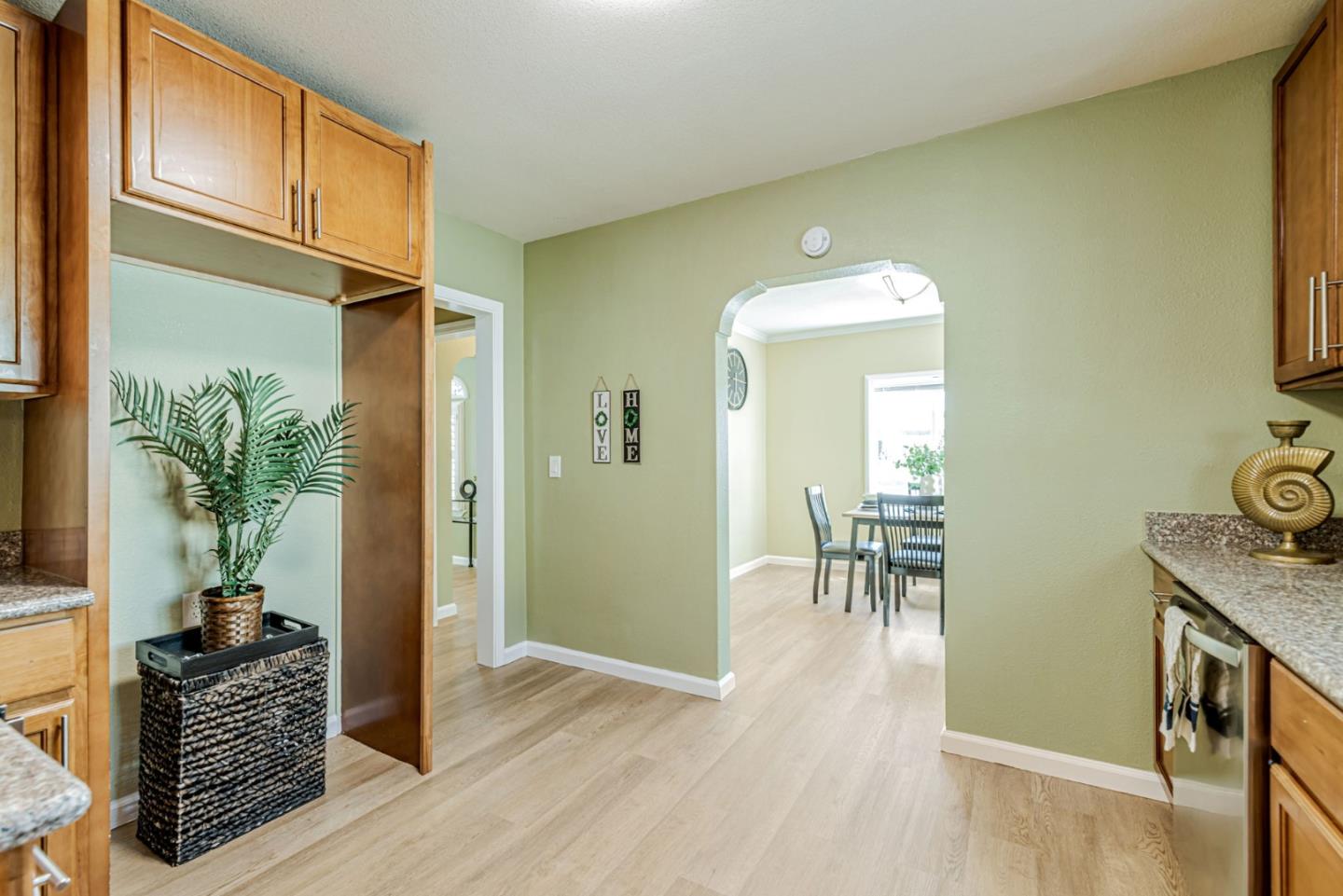 Detail Gallery Image 12 of 50 For 336 W 11th St, Pittsburg,  CA 94565 - 4 Beds | 2 Baths