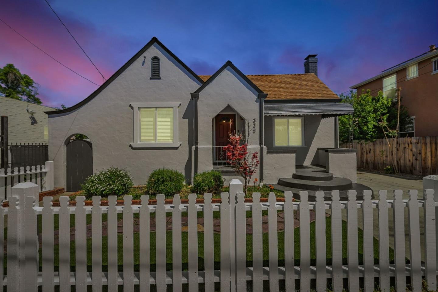 Detail Gallery Image 6 of 50 For 336 W 11th St, Pittsburg,  CA 94565 - 4 Beds | 2 Baths