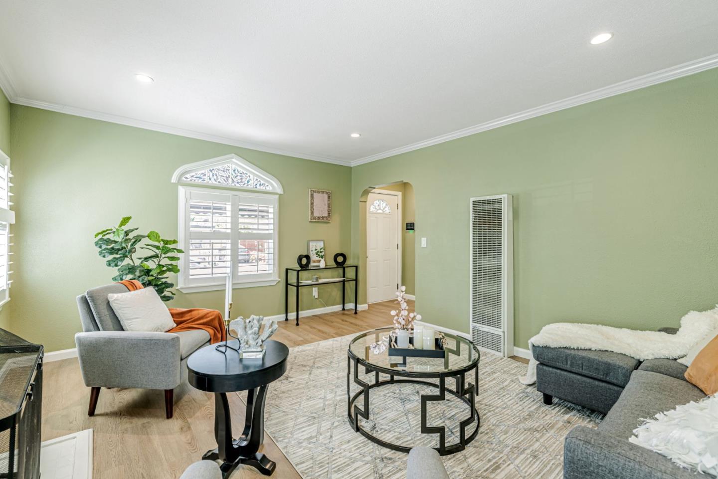 Detail Gallery Image 8 of 50 For 336 W 11th St, Pittsburg,  CA 94565 - 4 Beds | 2 Baths
