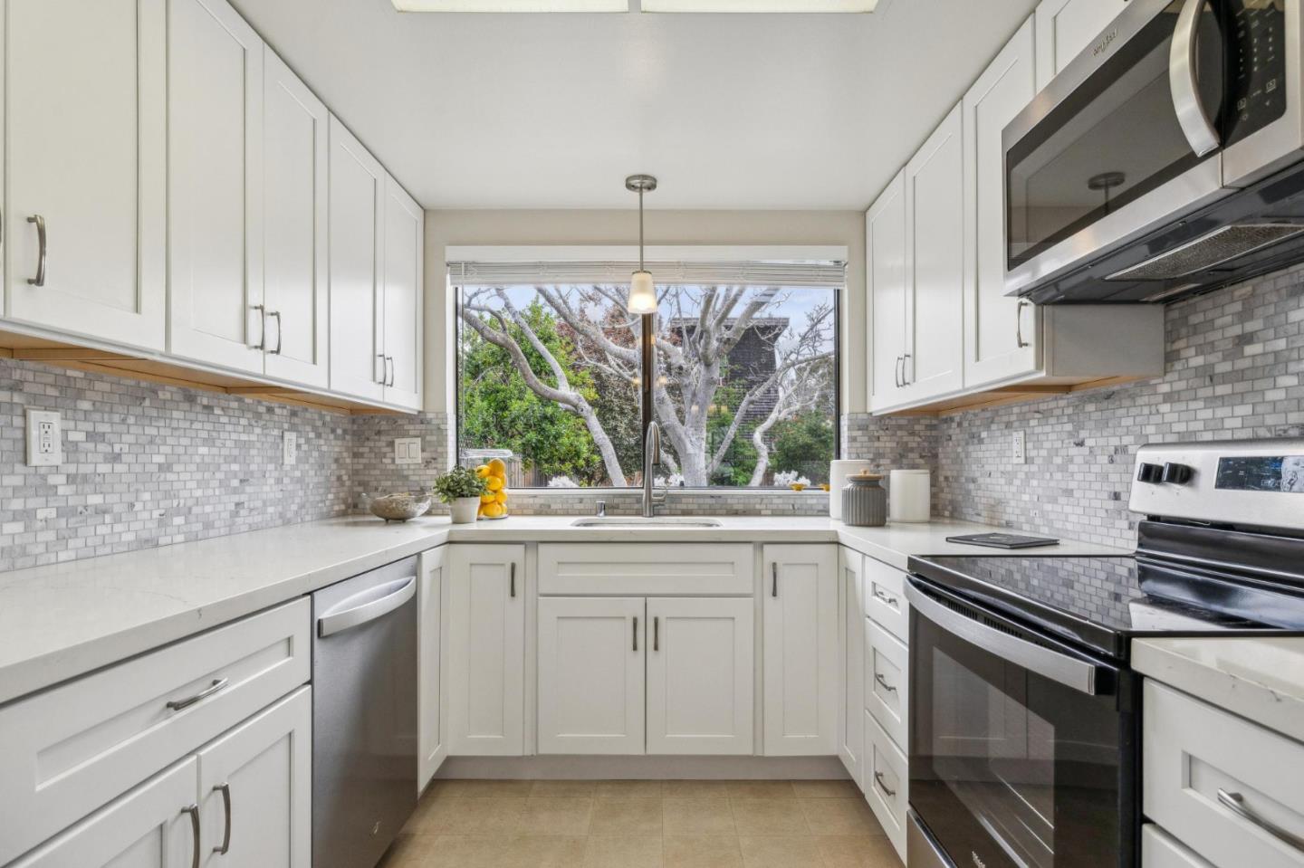 Detail Gallery Image 28 of 58 For 225 Arundel Rd, Burlingame,  CA 94010 - 3 Beds | 2 Baths