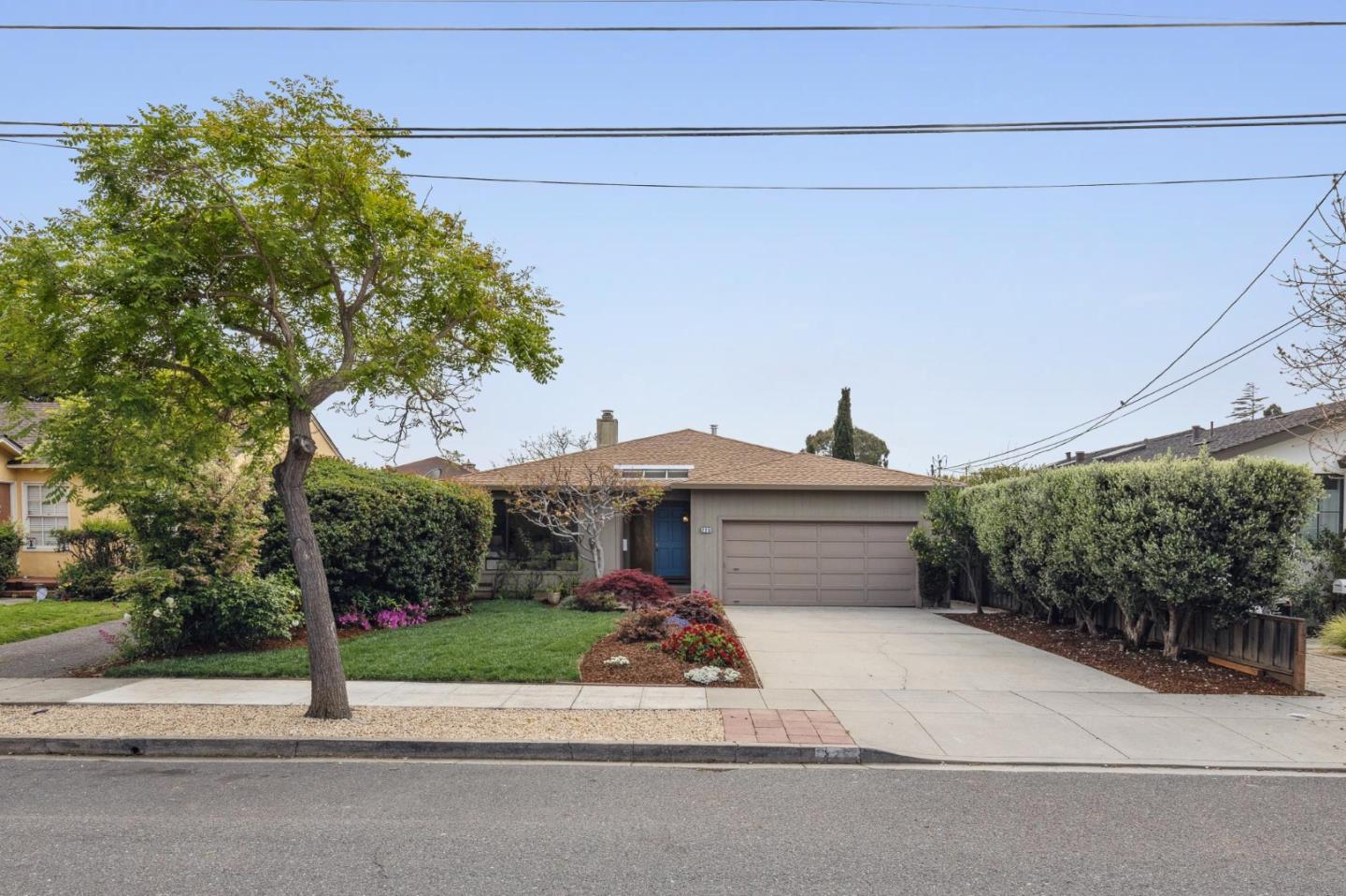 Detail Gallery Image 3 of 58 For 225 Arundel Rd, Burlingame,  CA 94010 - 3 Beds | 2 Baths