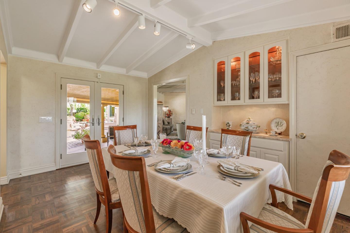 Detail Gallery Image 13 of 95 For 3231 Fieldcrest Dr, Sacramento,  CA 95821 - 3 Beds | 2/1 Baths