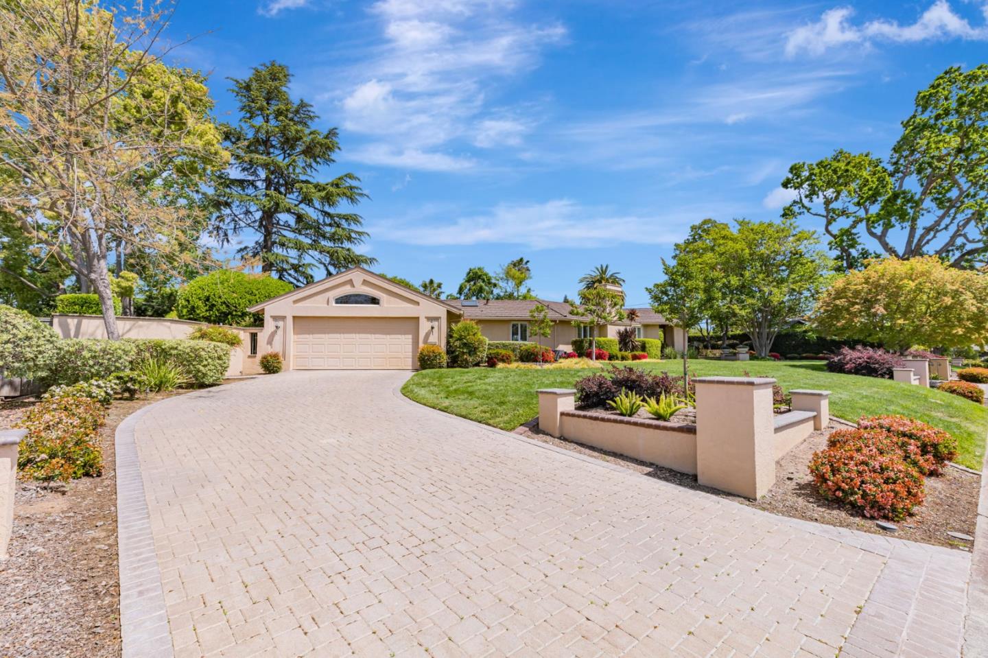 Detail Gallery Image 2 of 95 For 3231 Fieldcrest Dr, Sacramento,  CA 95821 - 3 Beds | 2/1 Baths