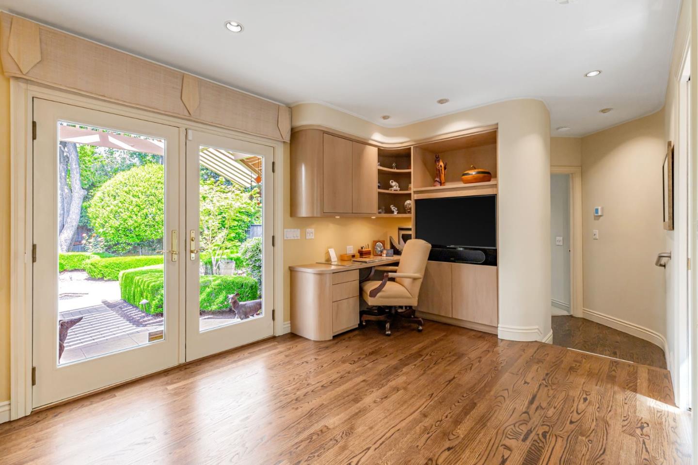Detail Gallery Image 23 of 95 For 3231 Fieldcrest Dr, Sacramento,  CA 95821 - 3 Beds | 2/1 Baths