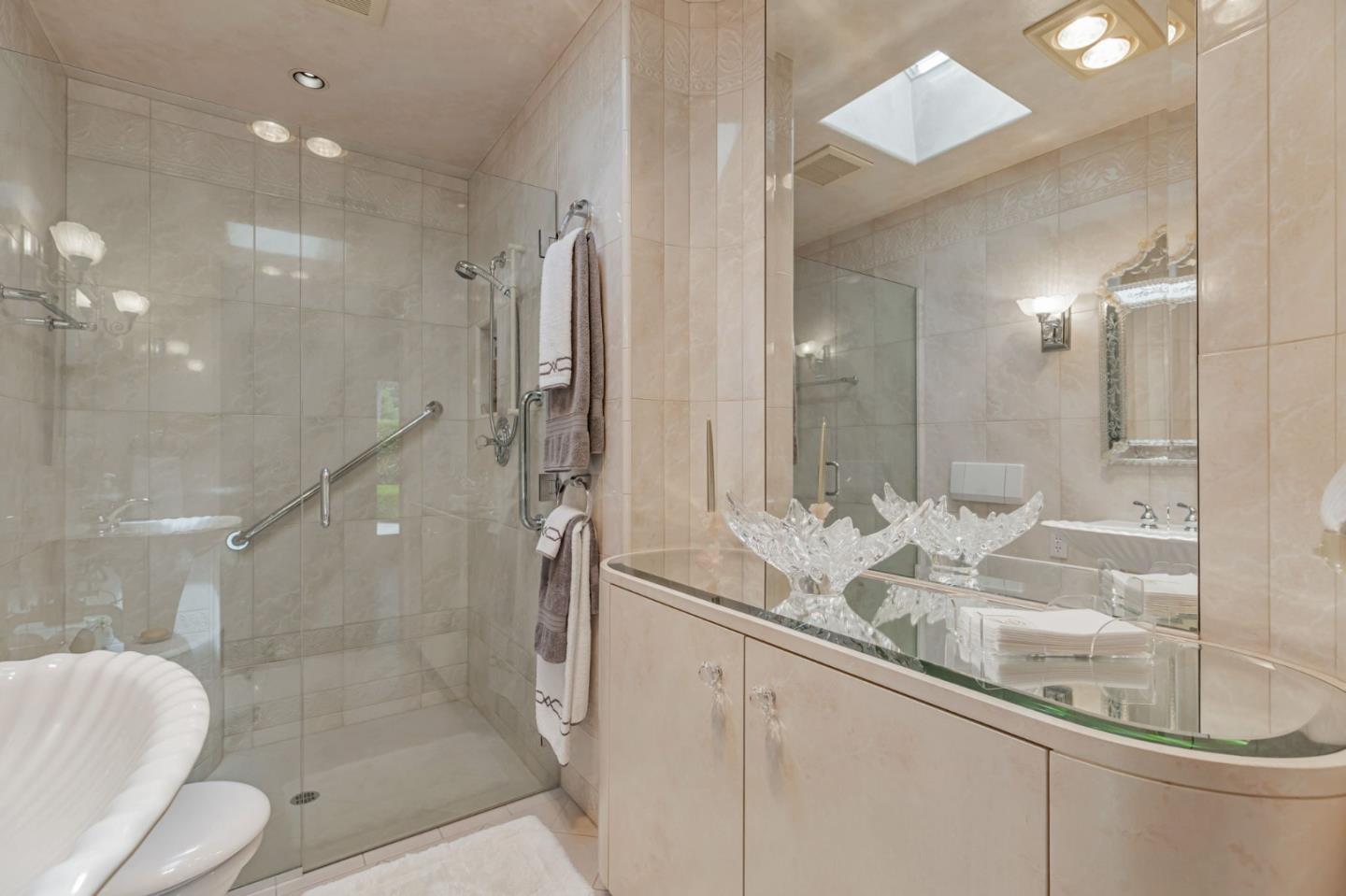 Detail Gallery Image 28 of 95 For 3231 Fieldcrest Dr, Sacramento,  CA 95821 - 3 Beds | 2/1 Baths