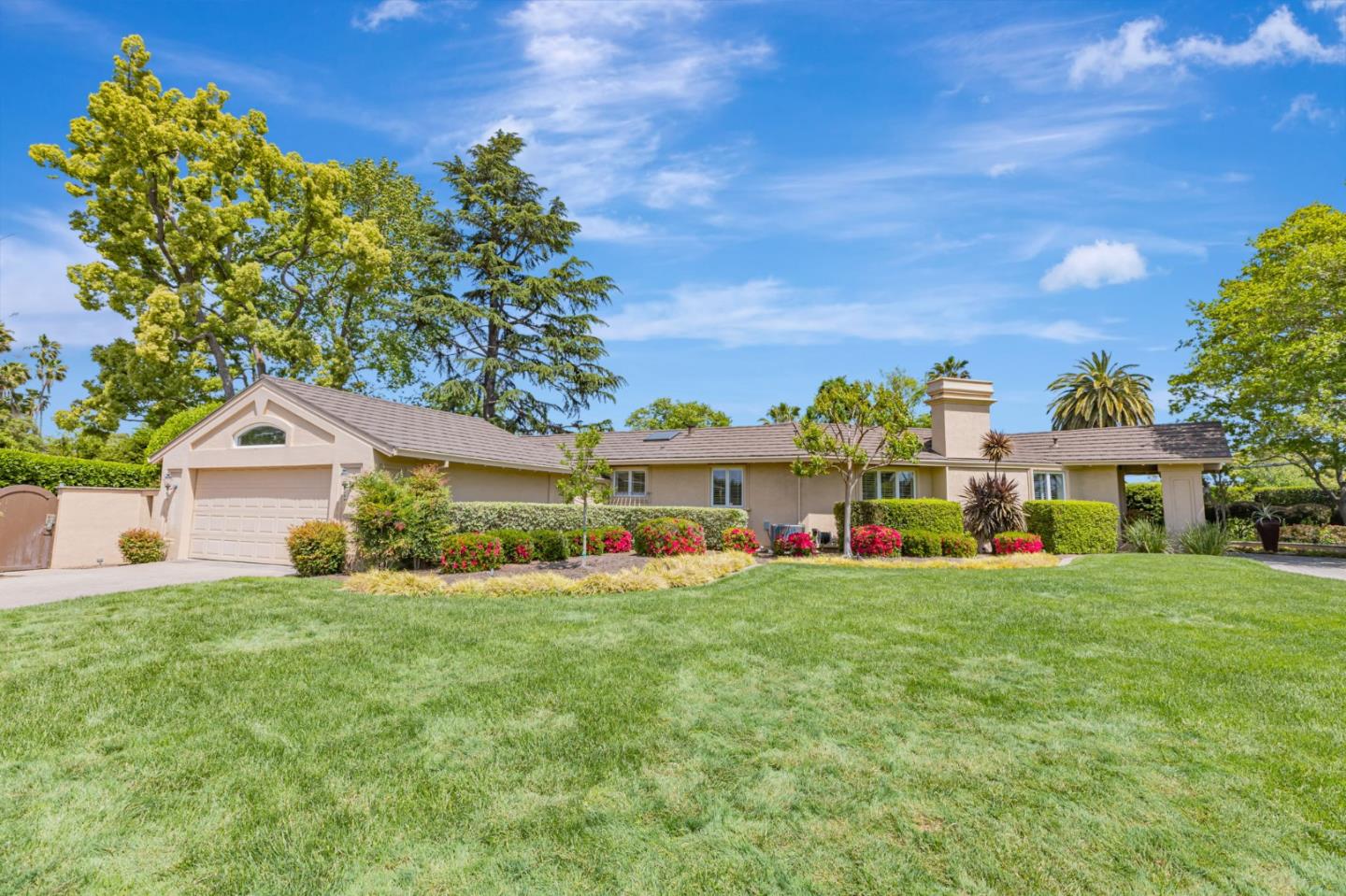 Detail Gallery Image 3 of 95 For 3231 Fieldcrest Dr, Sacramento,  CA 95821 - 3 Beds | 2/1 Baths