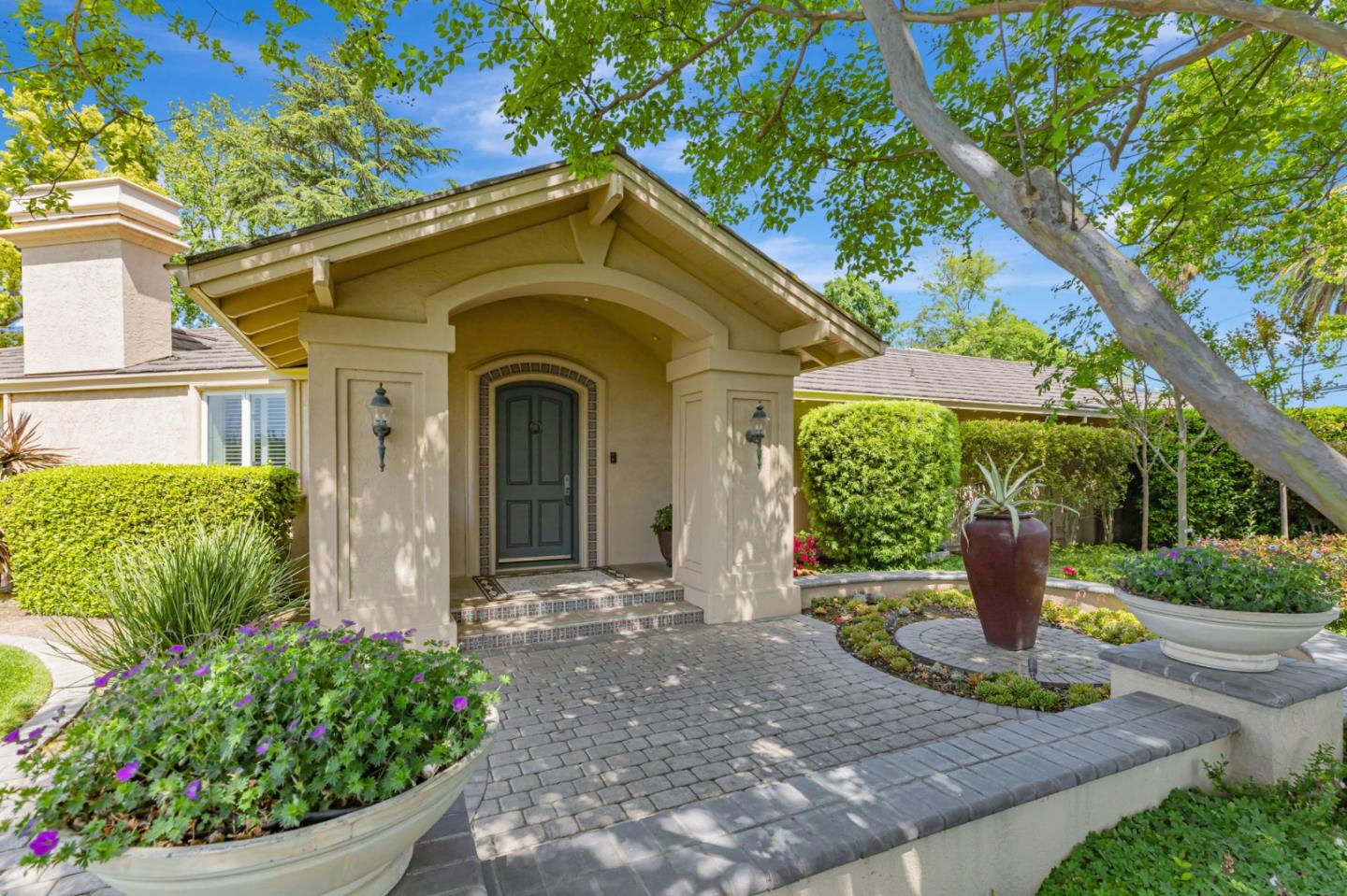 Detail Gallery Image 8 of 95 For 3231 Fieldcrest Dr, Sacramento,  CA 95821 - 3 Beds | 2/1 Baths