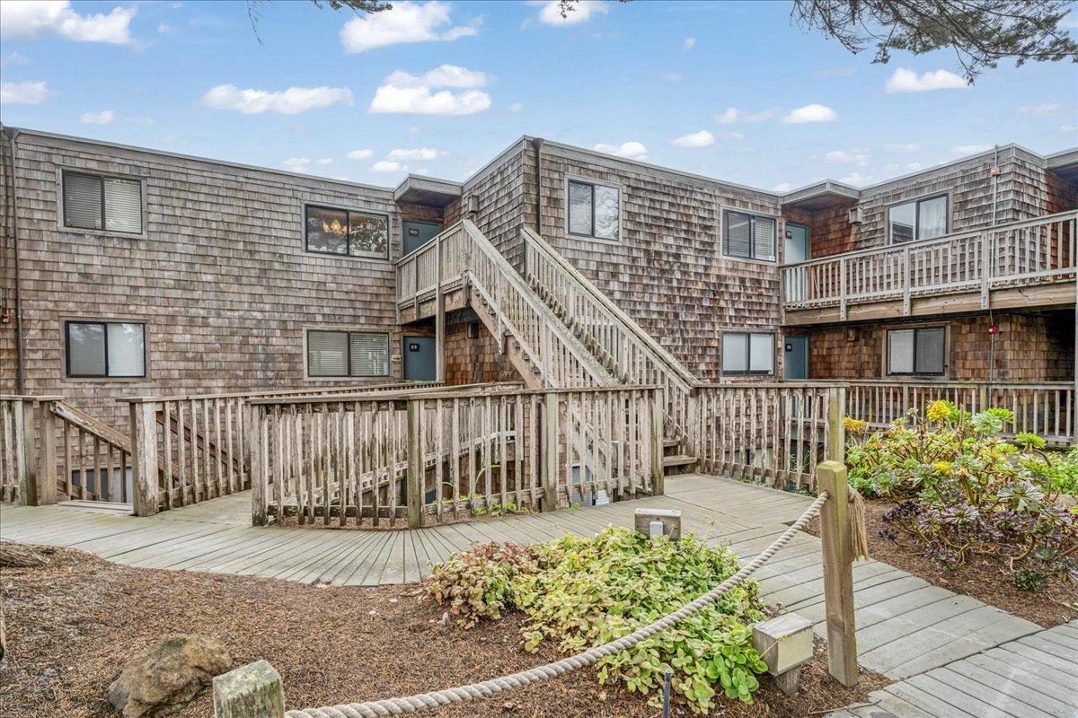Detail Gallery Image 4 of 28 For 101 Shell Dr #100,  Watsonville,  CA 95076 - 2 Beds | 2 Baths