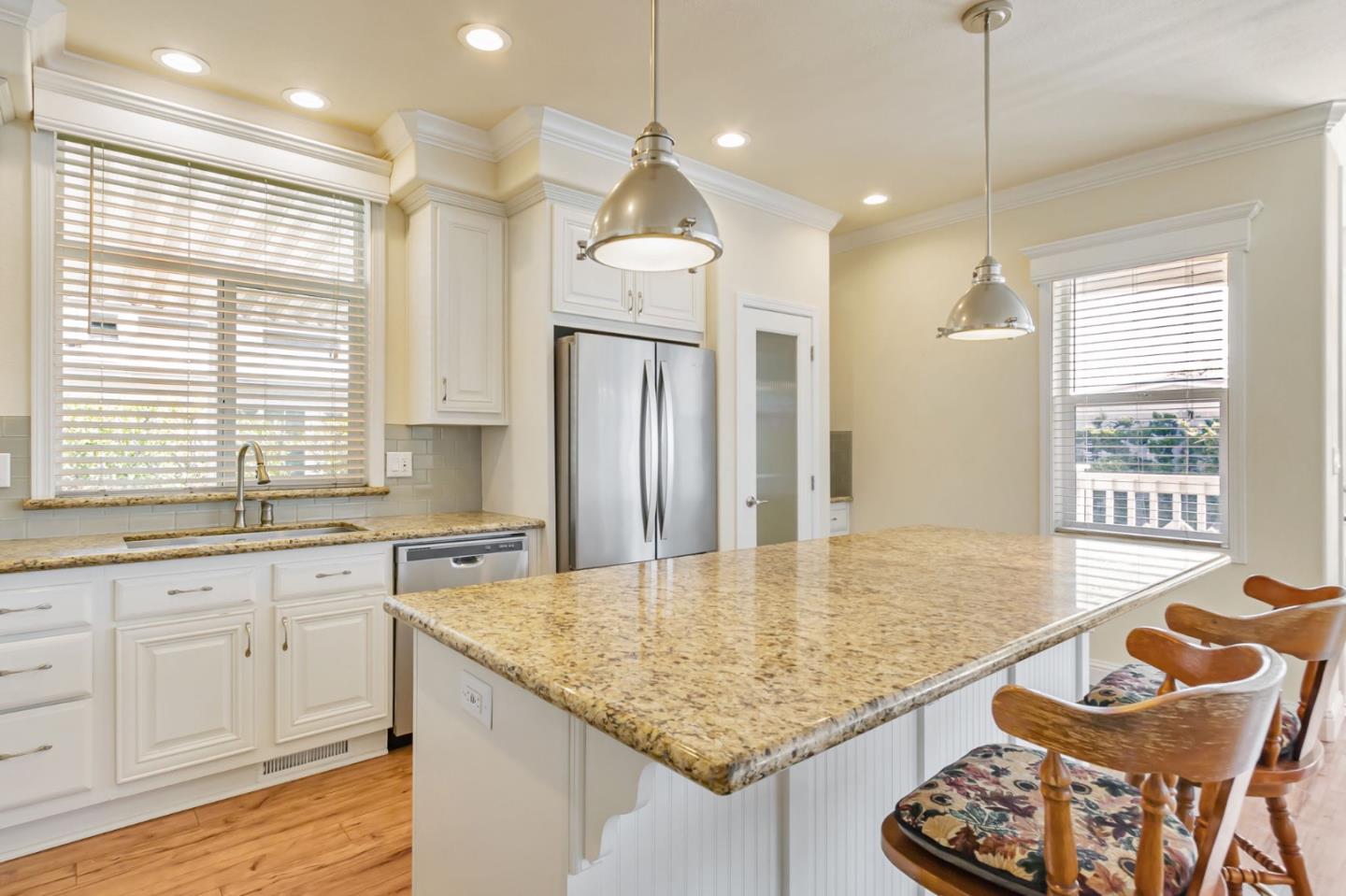 Detail Gallery Image 13 of 34 For 1050 Borregas #8,  Sunnyvale,  CA 94089 - 3 Beds | 3 Baths
