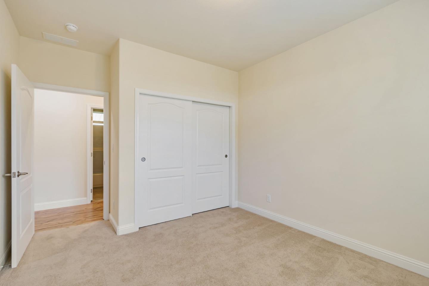 Detail Gallery Image 17 of 34 For 1050 Borregas #8,  Sunnyvale,  CA 94089 - 3 Beds | 3 Baths