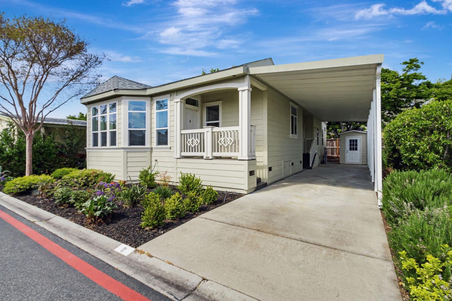 Detail Gallery Image 3 of 34 For 1050 Borregas #8,  Sunnyvale,  CA 94089 - 3 Beds | 3 Baths