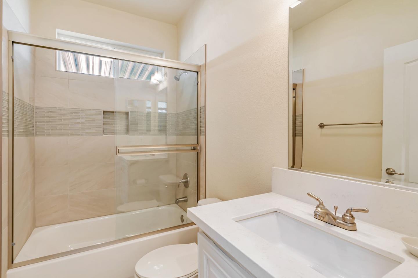 Detail Gallery Image 32 of 34 For 1050 Borregas #8,  Sunnyvale,  CA 94089 - 3 Beds | 3 Baths