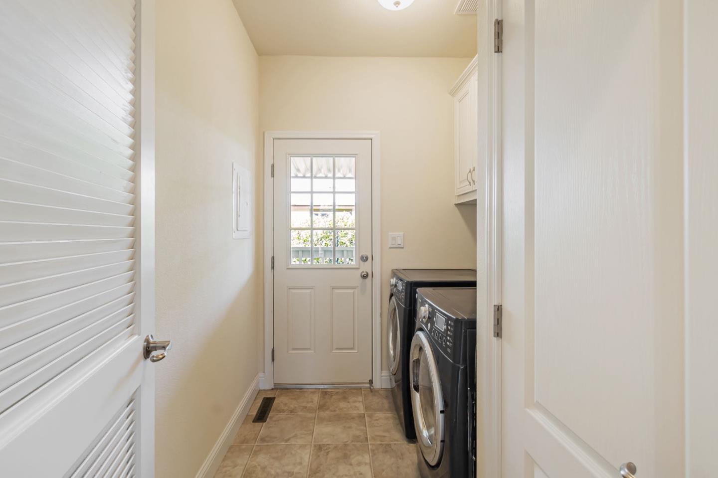 Detail Gallery Image 33 of 34 For 1050 Borregas #8,  Sunnyvale,  CA 94089 - 3 Beds | 3 Baths