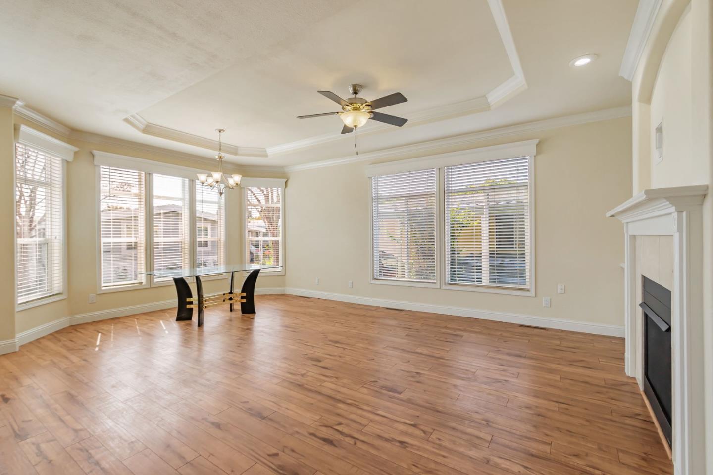 Detail Gallery Image 6 of 34 For 1050 Borregas #8,  Sunnyvale,  CA 94089 - 3 Beds | 3 Baths