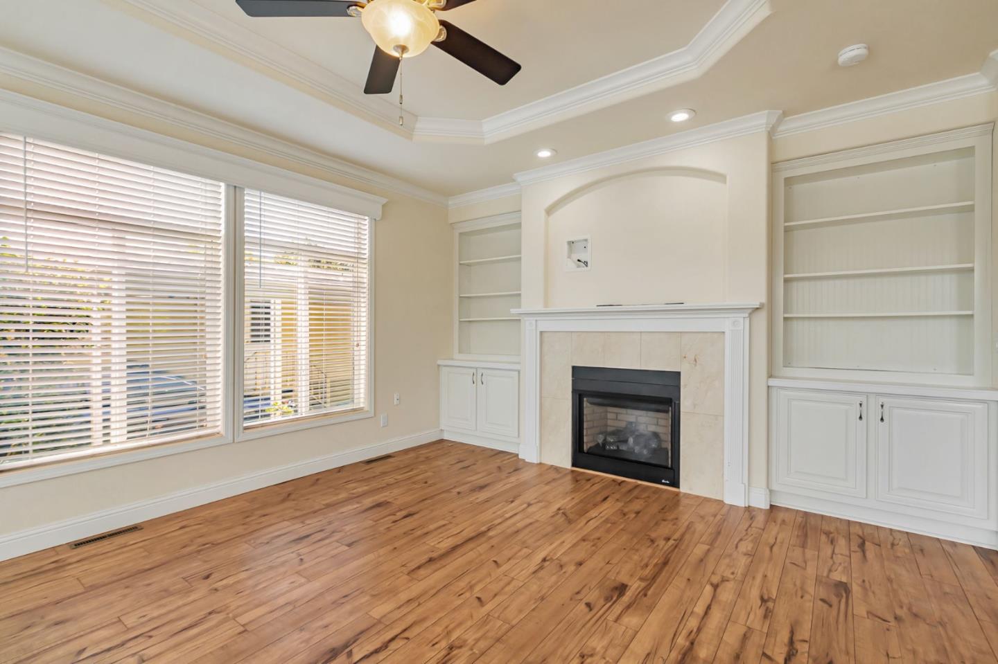 Detail Gallery Image 8 of 34 For 1050 Borregas #8,  Sunnyvale,  CA 94089 - 3 Beds | 3 Baths