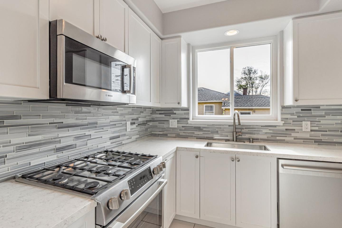 Detail Gallery Image 10 of 37 For 88 17th Ave #103,  San Mateo,  CA 94402 - 3 Beds | 2/1 Baths