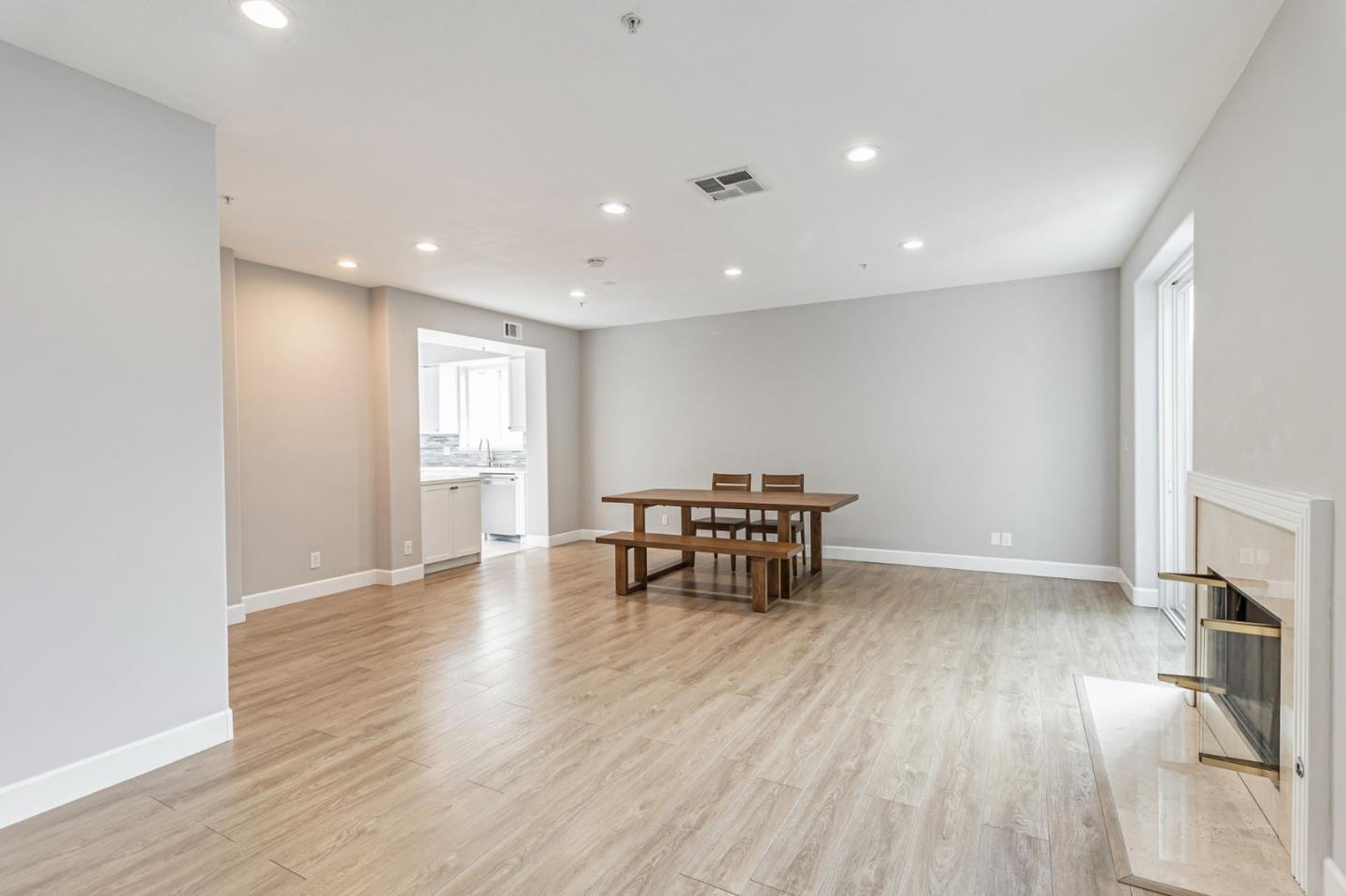 Detail Gallery Image 18 of 37 For 88 17th Ave #103,  San Mateo,  CA 94402 - 3 Beds | 2/1 Baths