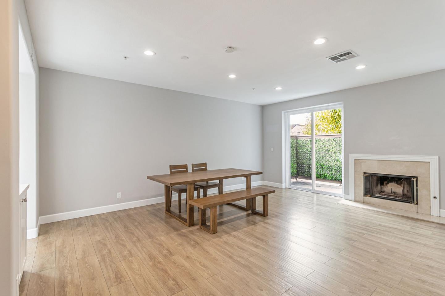 Detail Gallery Image 22 of 37 For 88 17th Ave #103,  San Mateo,  CA 94402 - 3 Beds | 2/1 Baths