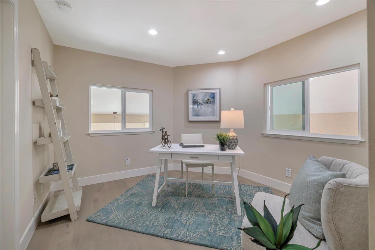 Detail Gallery Image 13 of 37 For 585 Shoal Cir, Redwood Shores,  CA 94065 - 1 Beds | 2 Baths