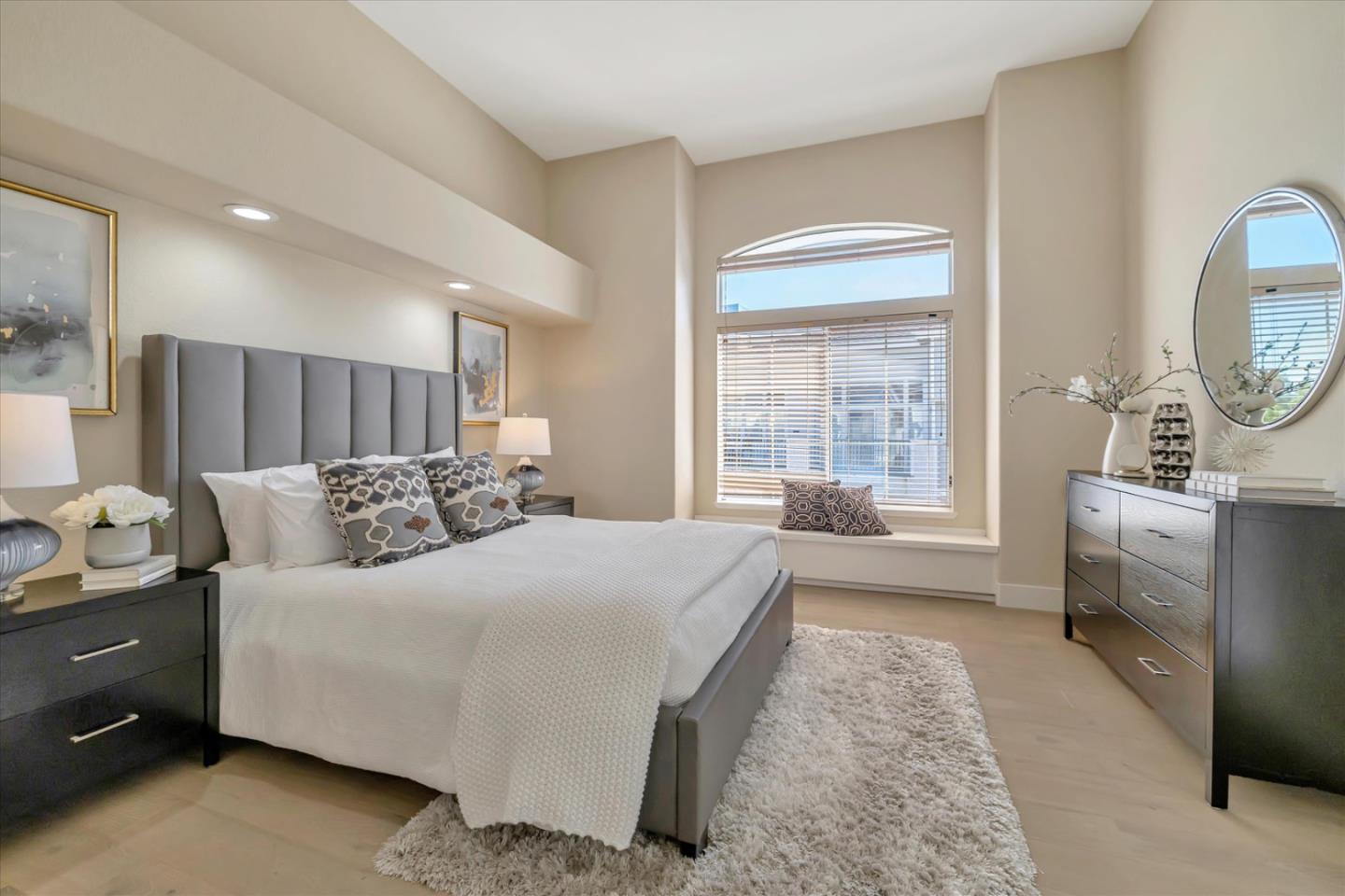 Detail Gallery Image 16 of 37 For 585 Shoal Cir, Redwood Shores,  CA 94065 - 1 Beds | 2 Baths