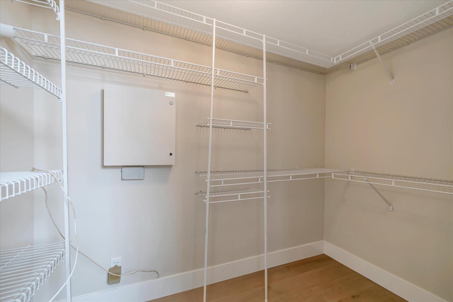 Detail Gallery Image 17 of 37 For 585 Shoal Cir, Redwood Shores,  CA 94065 - 1 Beds | 2 Baths