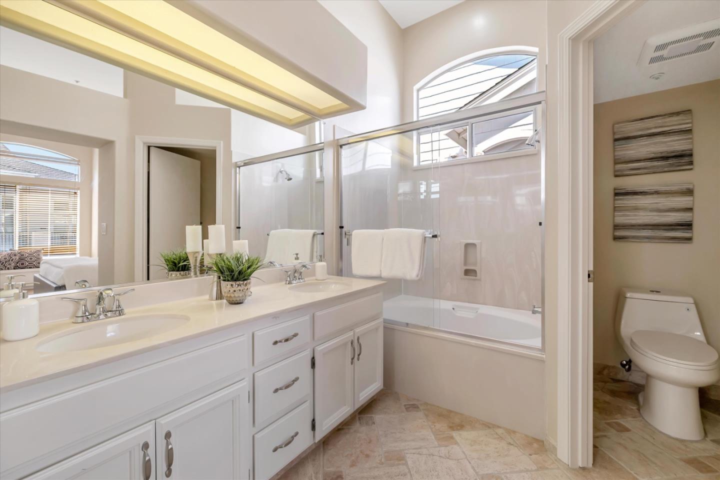 Detail Gallery Image 19 of 37 For 585 Shoal Cir, Redwood Shores,  CA 94065 - 1 Beds | 2 Baths