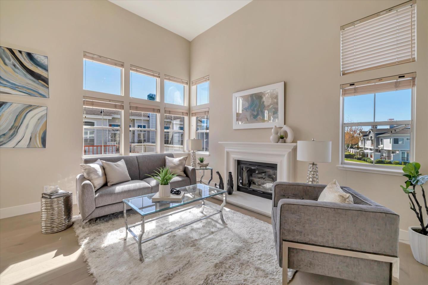 Detail Gallery Image 2 of 37 For 585 Shoal Cir, Redwood Shores,  CA 94065 - 1 Beds | 2 Baths
