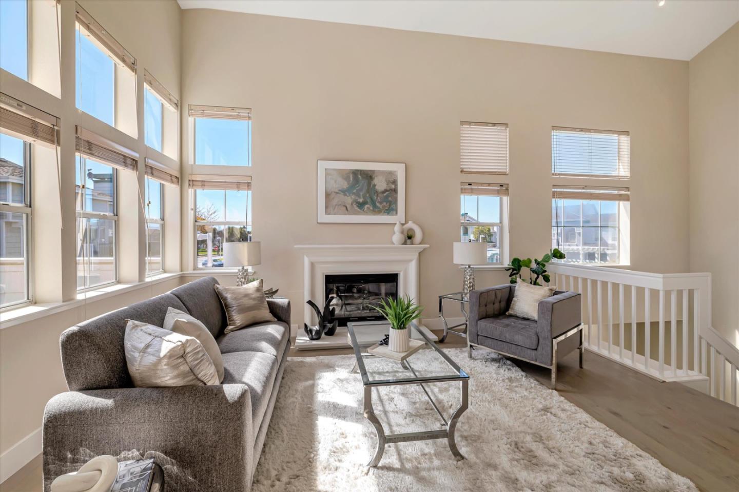 Detail Gallery Image 3 of 37 For 585 Shoal Cir, Redwood Shores,  CA 94065 - 1 Beds | 2 Baths