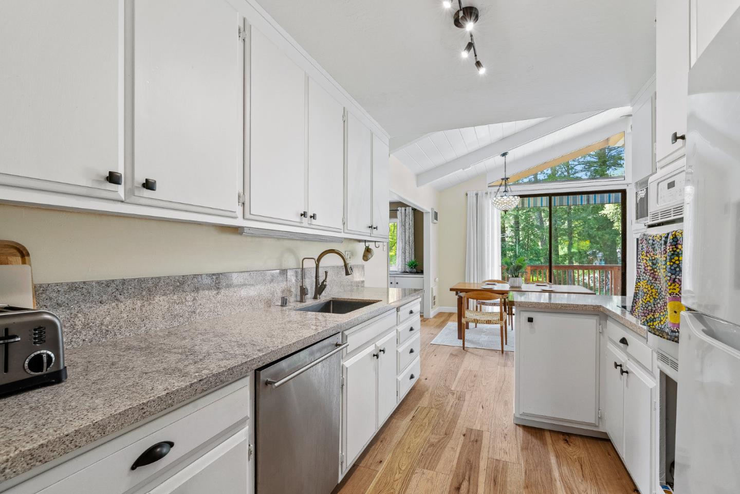 Detail Gallery Image 14 of 40 For 149 E Hilton Dr, Boulder Creek,  CA 95006 - 3 Beds | 2 Baths