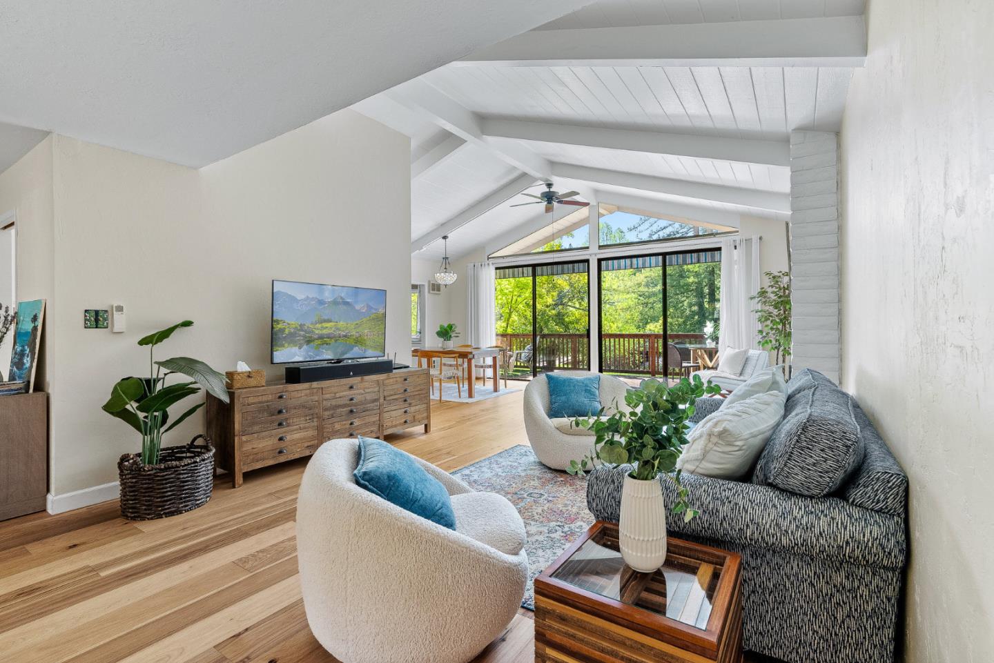 Detail Gallery Image 4 of 40 For 149 E Hilton Dr, Boulder Creek,  CA 95006 - 3 Beds | 2 Baths