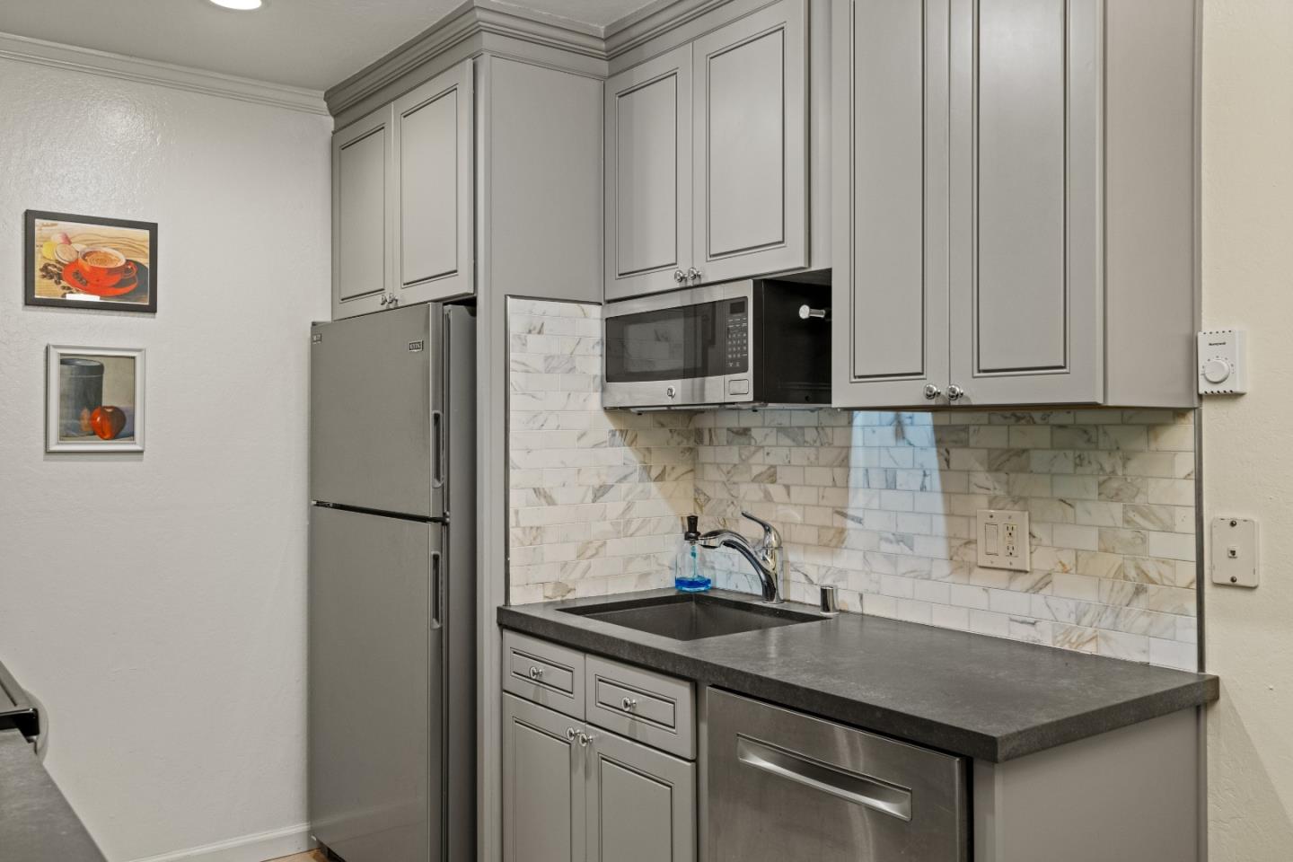 Detail Gallery Image 19 of 24 For 3309 Golden Oaks Ln, Monterey,  CA 93940 - 1 Beds | 1 Baths