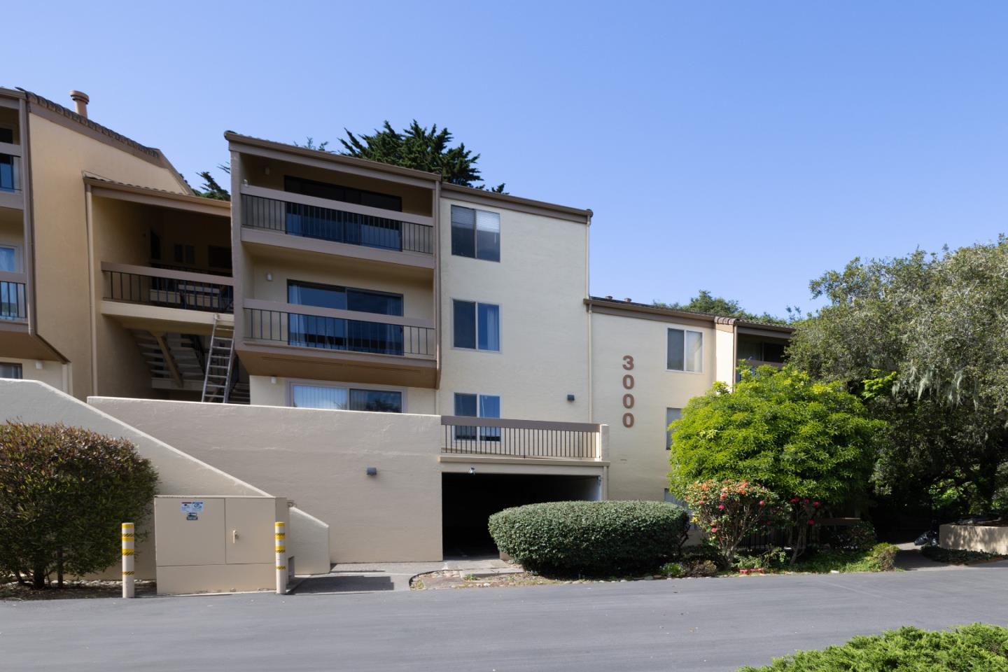 Detail Gallery Image 24 of 24 For 3309 Golden Oaks Ln, Monterey,  CA 93940 - 1 Beds | 1 Baths