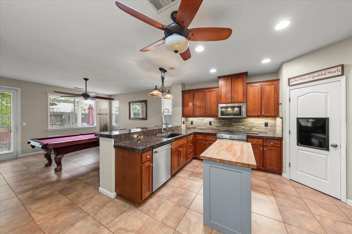 Detail Gallery Image 11 of 34 For 2717 Amir Dr, Modesto,  CA 95355 - 4 Beds | 2 Baths