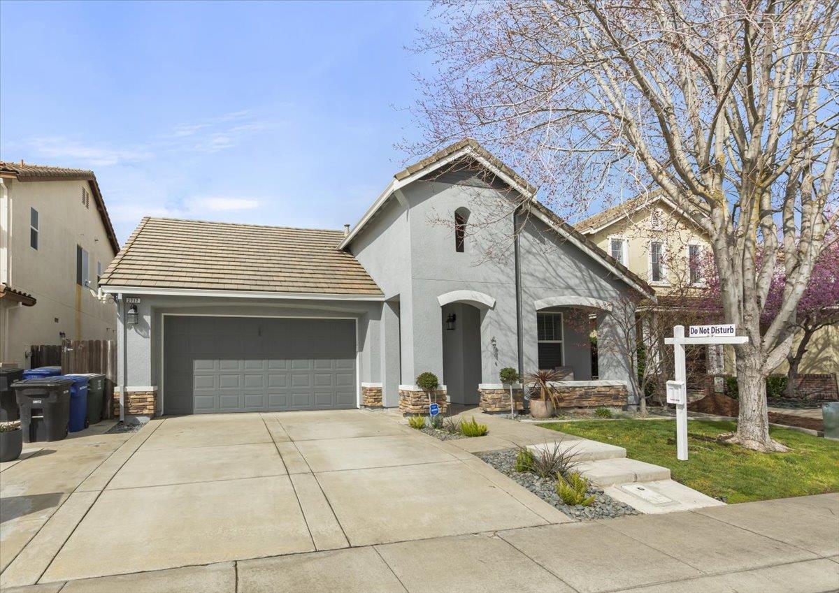 Detail Gallery Image 2 of 34 For 2717 Amir Dr, Modesto,  CA 95355 - 4 Beds | 2 Baths