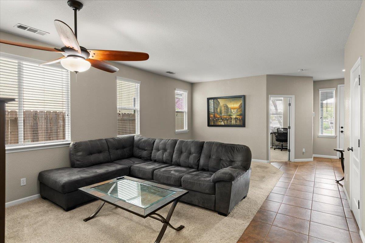 Detail Gallery Image 6 of 34 For 2717 Amir Dr, Modesto,  CA 95355 - 4 Beds | 2 Baths