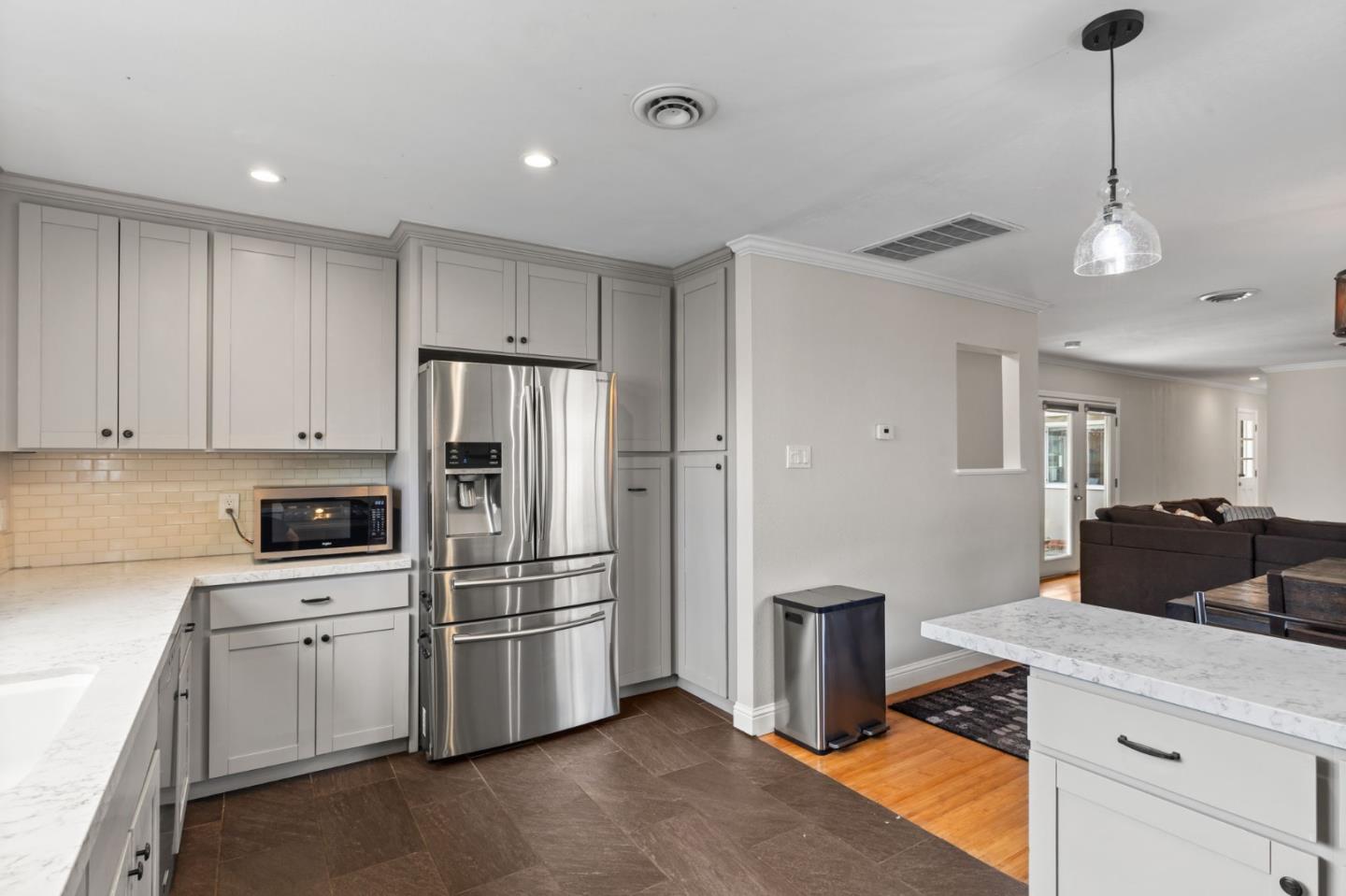 Detail Gallery Image 14 of 28 For 1502 Mefferd Ave, San Mateo,  CA 94401 - 3 Beds | 2/1 Baths