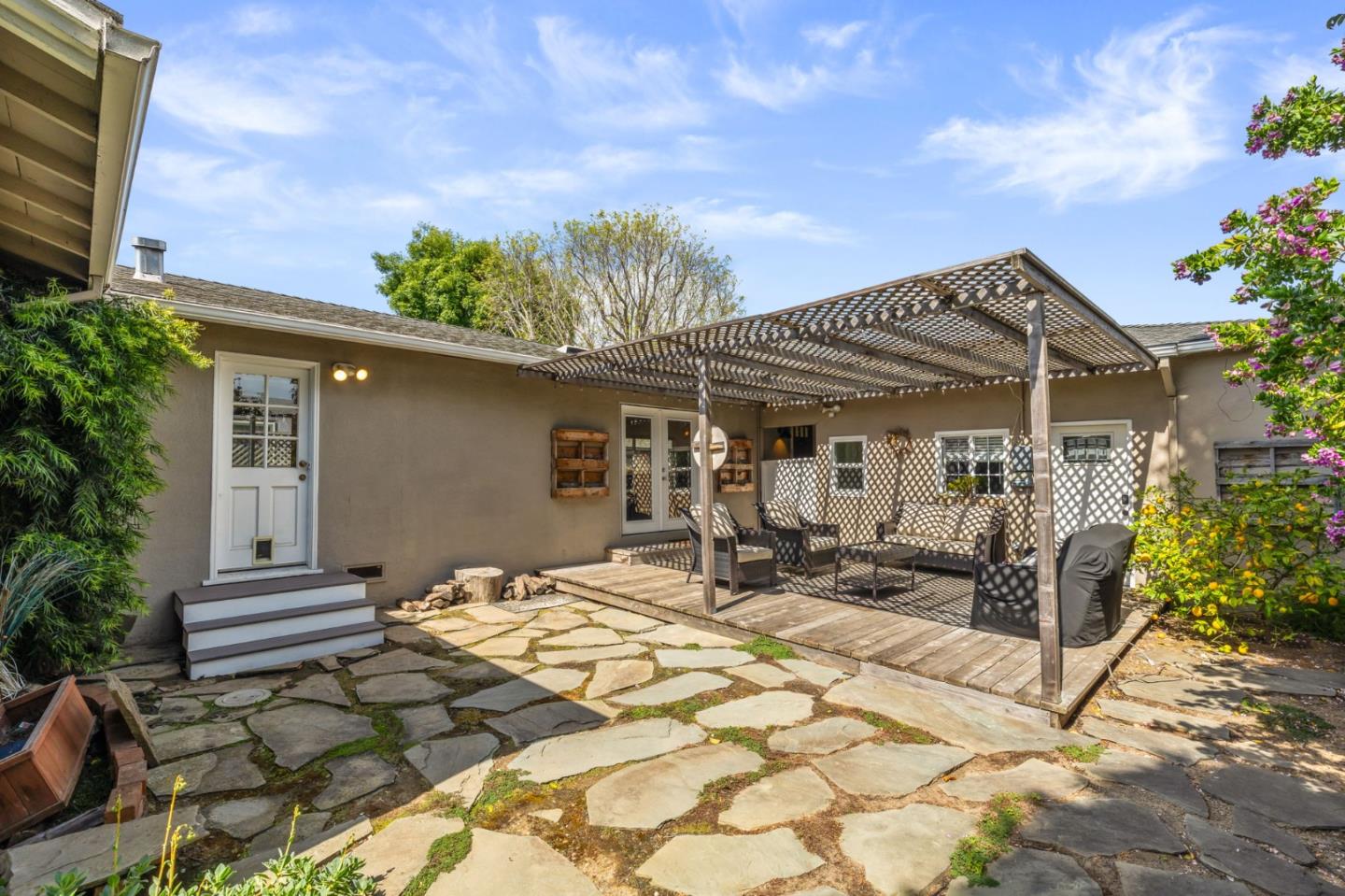 Detail Gallery Image 23 of 28 For 1502 Mefferd Ave, San Mateo,  CA 94401 - 3 Beds | 2/1 Baths