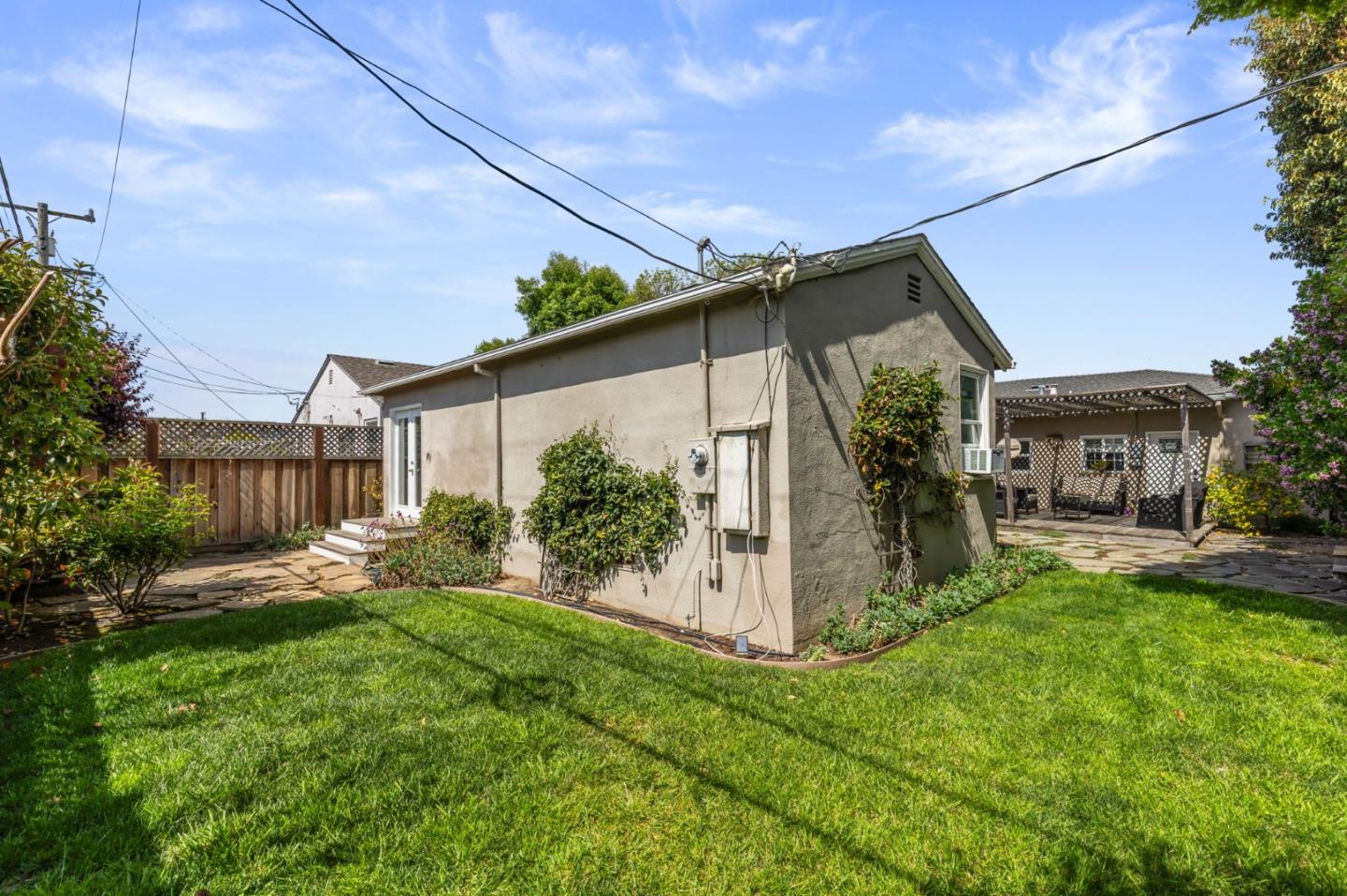 Detail Gallery Image 26 of 28 For 1502 Mefferd Ave, San Mateo,  CA 94401 - 3 Beds | 2/1 Baths