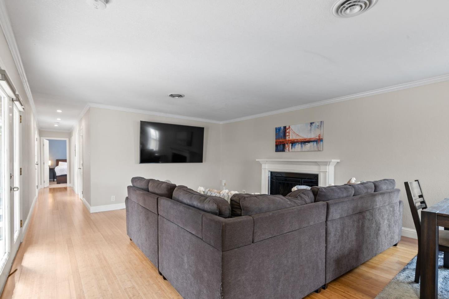 Detail Gallery Image 5 of 28 For 1502 Mefferd Ave, San Mateo,  CA 94401 - 3 Beds | 2/1 Baths