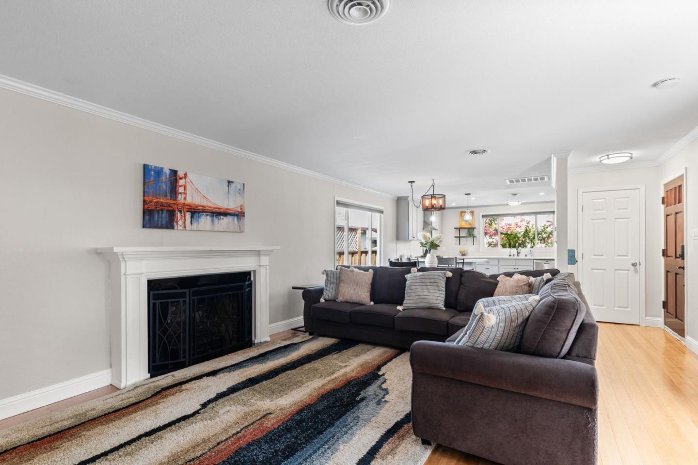 Detail Gallery Image 6 of 28 For 1502 Mefferd Ave, San Mateo,  CA 94401 - 3 Beds | 2/1 Baths