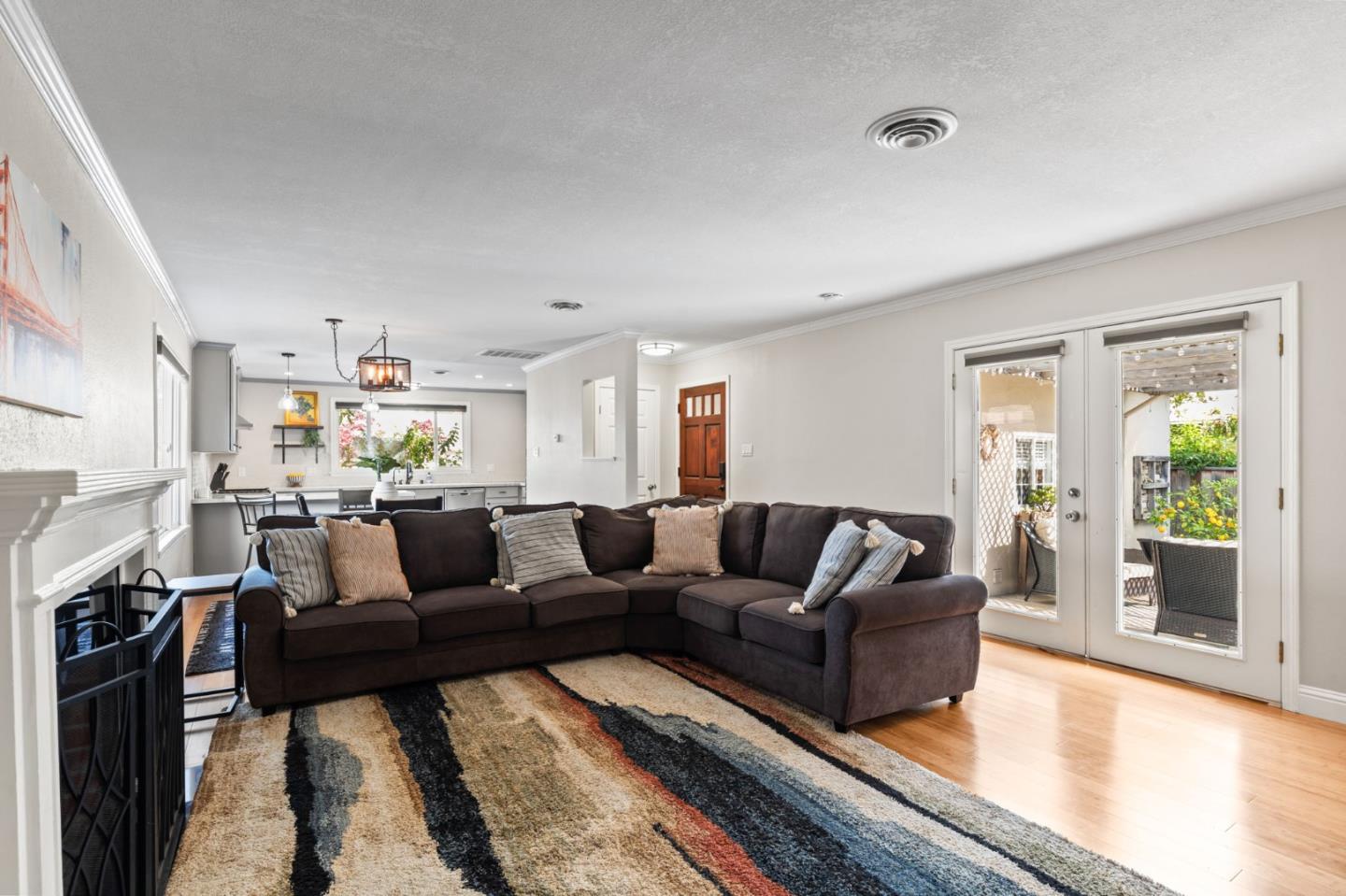 Detail Gallery Image 7 of 28 For 1502 Mefferd Ave, San Mateo,  CA 94401 - 3 Beds | 2/1 Baths