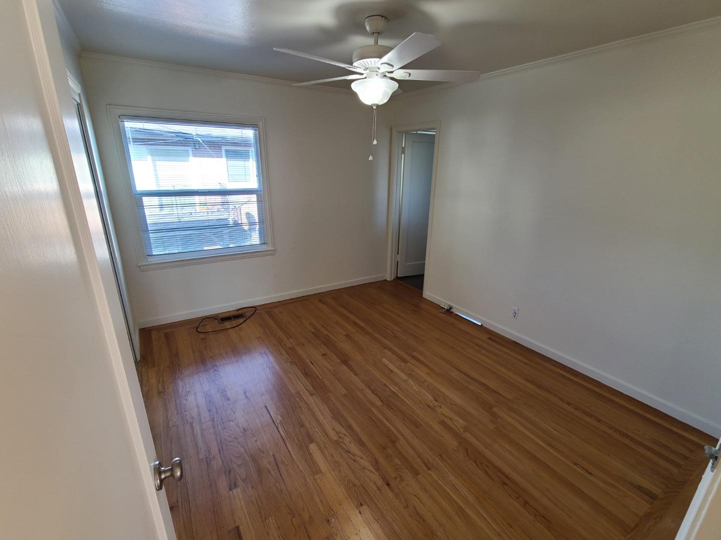 Detail Gallery Image 10 of 11 For 1130 Capuchino Ave a,  Burlingame,  CA 94010 - 1 Beds | 1 Baths
