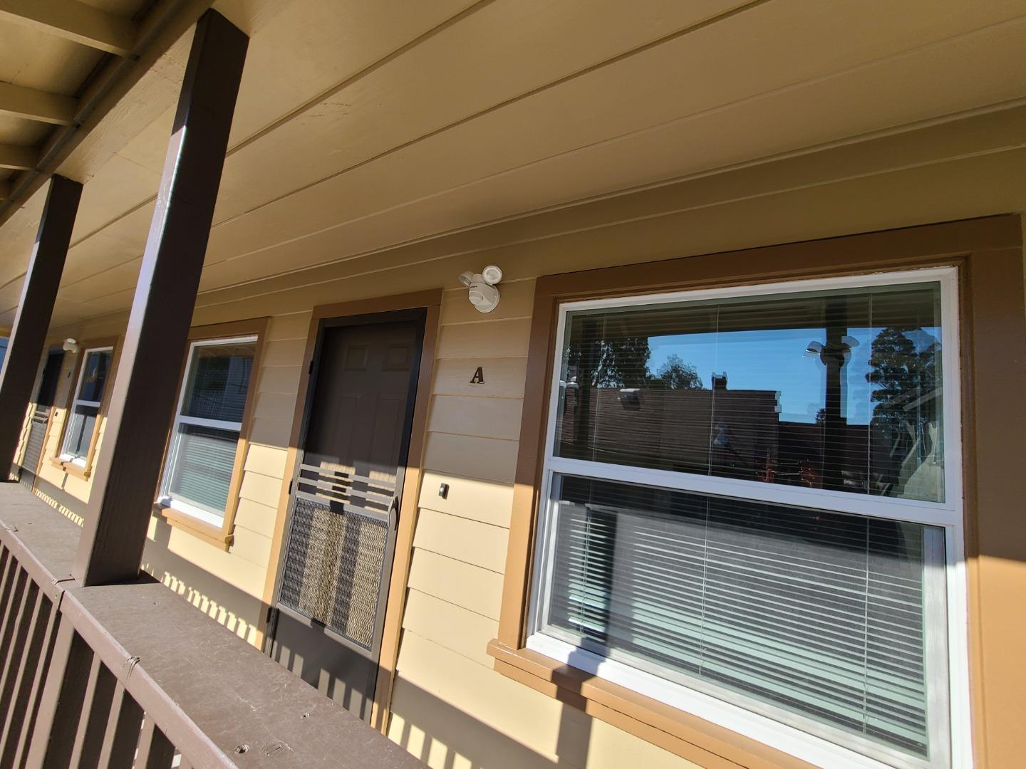 Detail Gallery Image 2 of 11 For 1130 Capuchino Ave a,  Burlingame,  CA 94010 - 1 Beds | 1 Baths