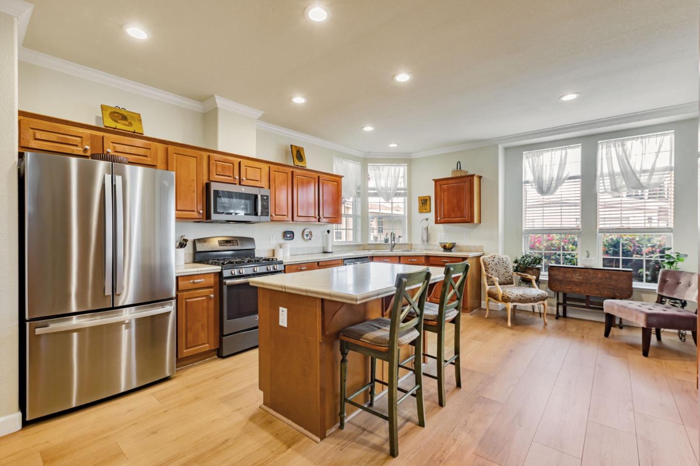 Detail Gallery Image 15 of 44 For 1111 Morse Ave #220,  Sunnyvale,  CA 94089 - 3 Beds | 2 Baths